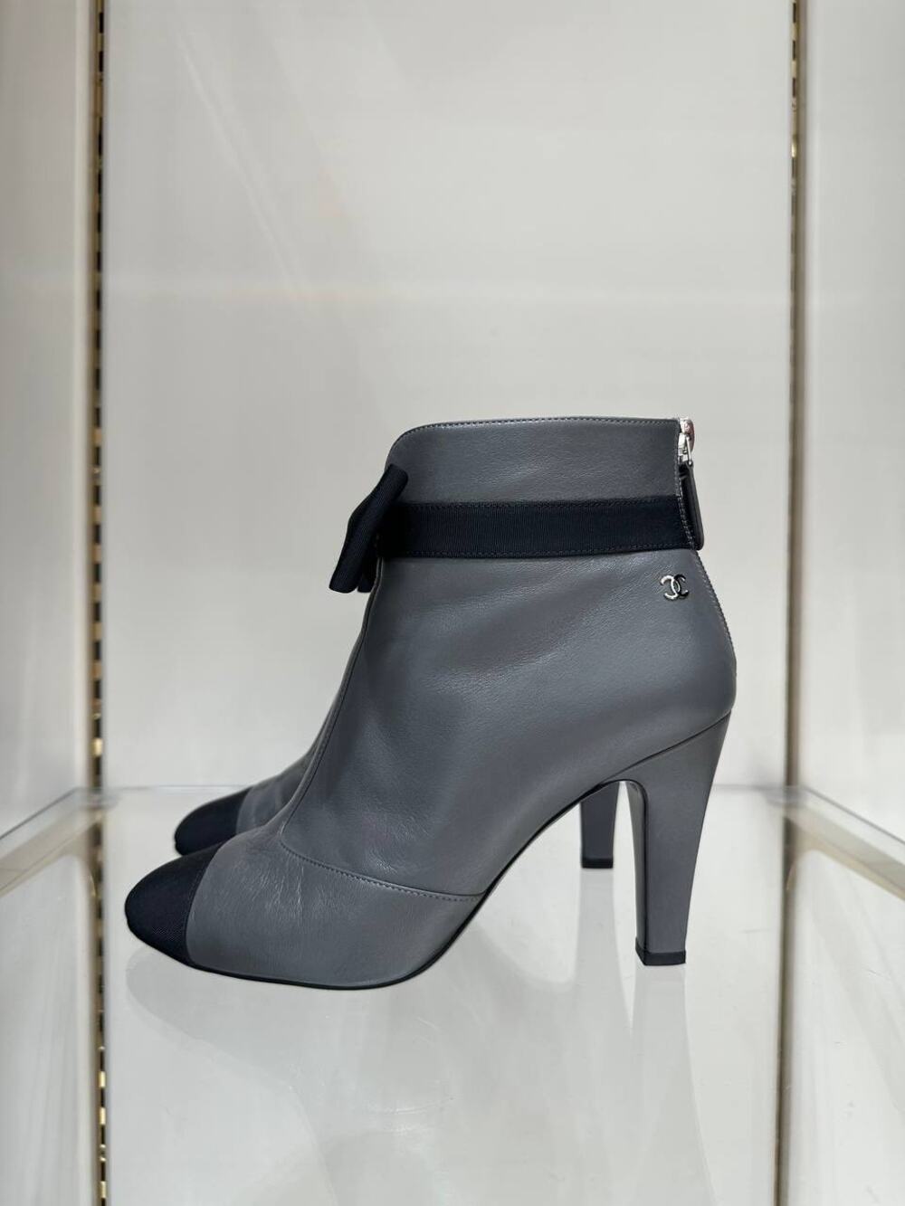 Chanel Gray Leather Ankle Boots Sz.37.5